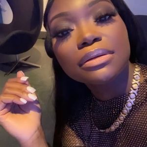 Meet your Posher, kinah